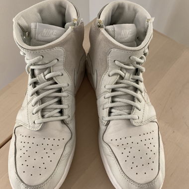 Sneaker Nike alte, taglia 38,5, edizione speciale
