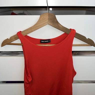 Haut rouge 