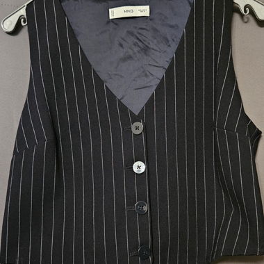 Gilet et jupe à rayures fines MNG