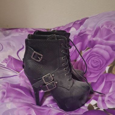 Tacchi Goth con plateau