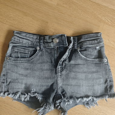 Graue Jeans Shorts