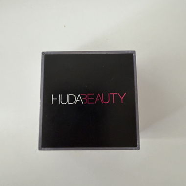 Huda Beauty Baking Powder