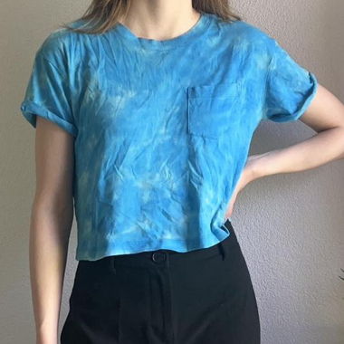 Blaues Batik-Croptop