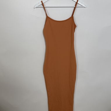 Abito midi PrettyLittleThing
