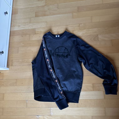 Ellesse sweater