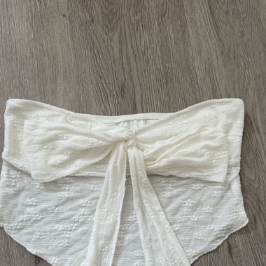 Sleevless top