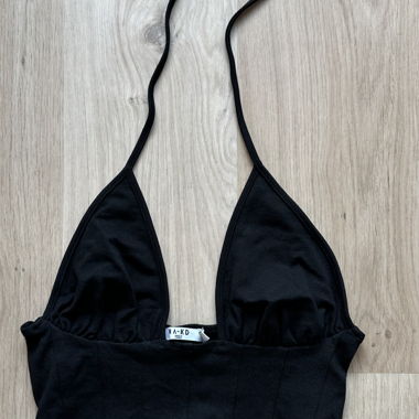 Top halterneck nero NA-KD S
