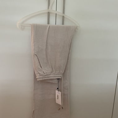 Beige Hose aus Musselin