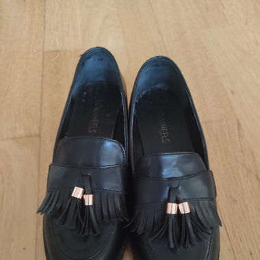 Schwarze Loafer