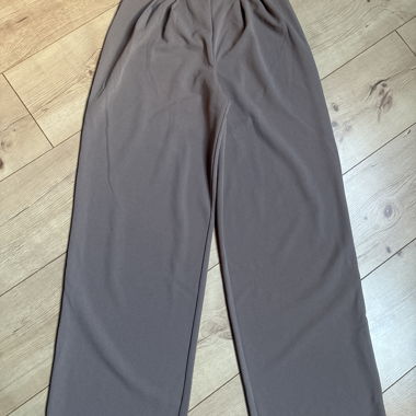 Kaki Farbene Stoffhose