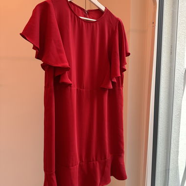 Rotes Rüschenkleid - Mango