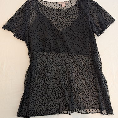 Schwarze Bluse mit Punkten