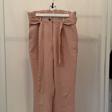 Rosa Paperbag-Hose mit Bindegürtel