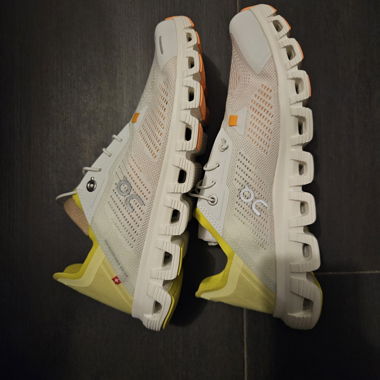 On Cloud Running Shoes - NEW