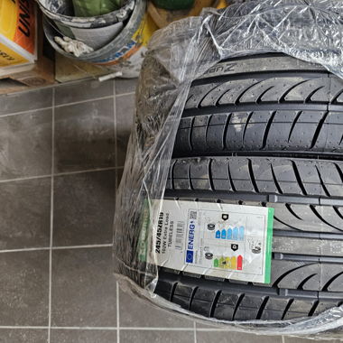 Gomme auto