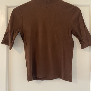 ZARA brown ribbed T-shirt with stand-up collar