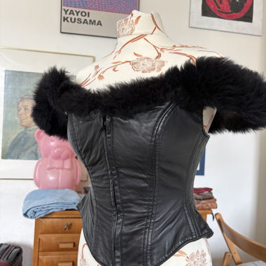 Gilet corsetto in finta pelle nera