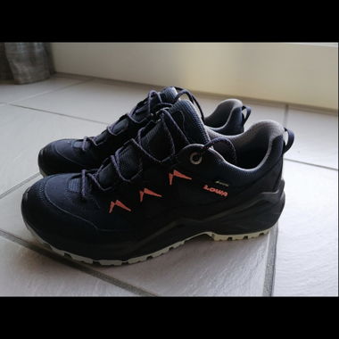 Lowa-Wanderschuhe