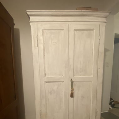 Armadio vecchio chabby
