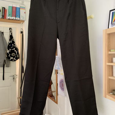 Pantalon foncé