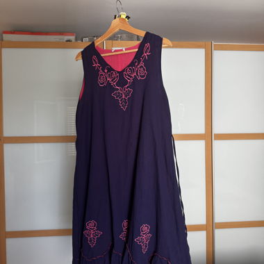 Tunique lilas foncé avec broderie florale