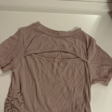 T-shirt, avec ouverture devant
