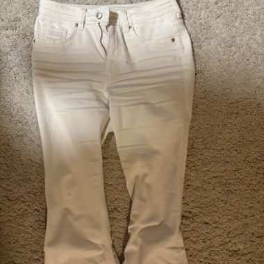 Flared Jeans in Weiss🤍