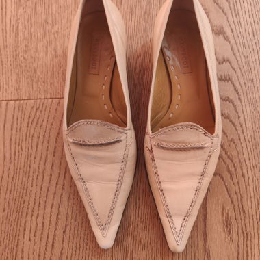 Décolleté in pelle beige