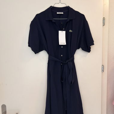 Robe Lacoste 