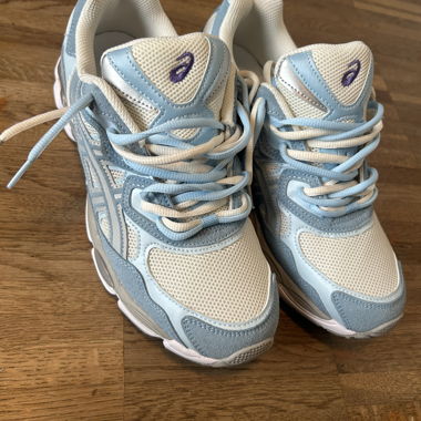 ASICS blu con doppio lacci