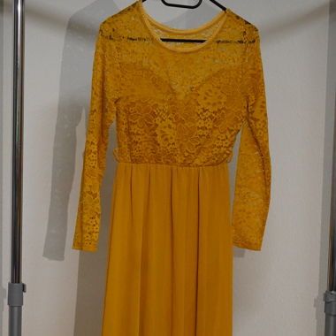 Yellow Long Lace Dress Size XS - Very Good