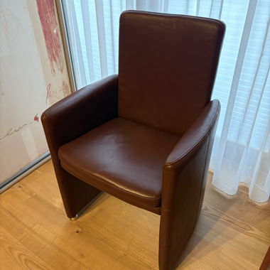 Poltrona in pelle marrone (3 disponibili)