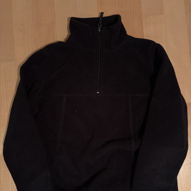 Black fleece jumper with zipper