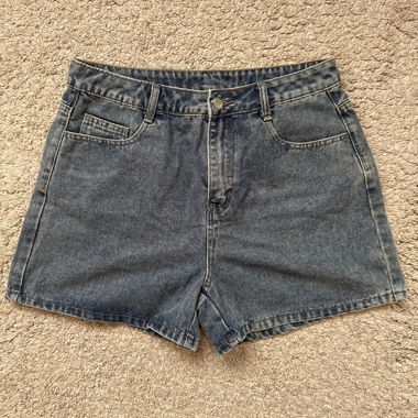 Short in denim