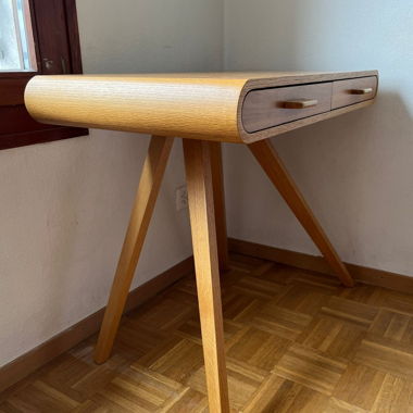 Bureau en bois de noyer massif style scandinave