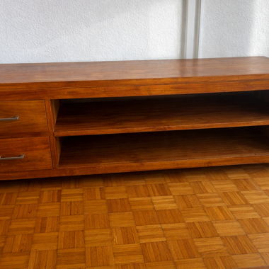 Mobile TV in legno
