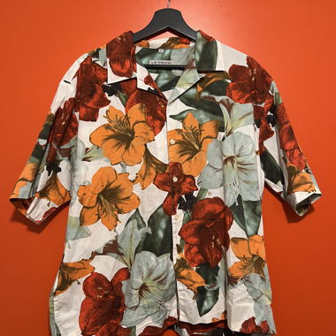 Blumen-Shirt kurz und kastig