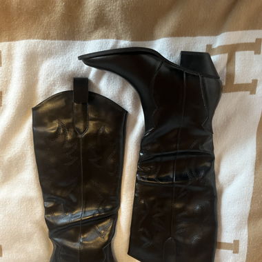 cowboy boots black