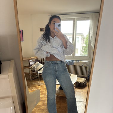 Straight/slightly flared classic blue denim jeans 