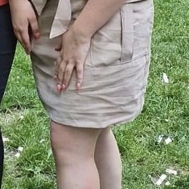 H&M beige skirt