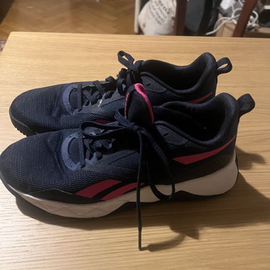 Blau/Pinke Reeboks 