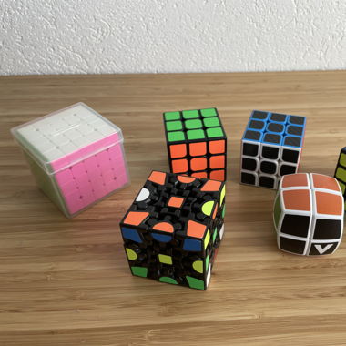Collection Rubik’s Cubes 2x2 à 5x5 – Très bon état