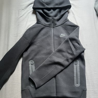 Nike Tech