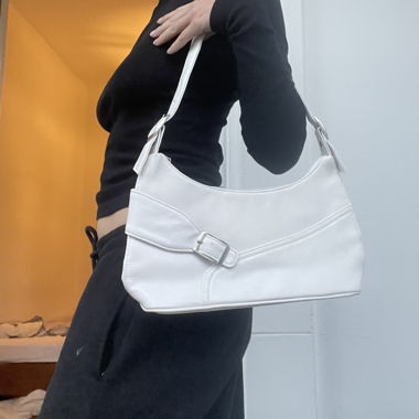 Weisse Schultertasche