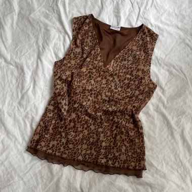 Vintage Y2K Leo Top