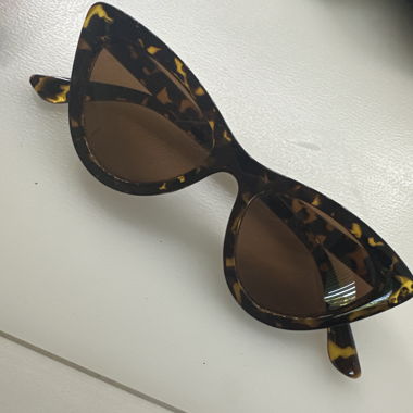 Sonnenbrille im Schildpatt-Look