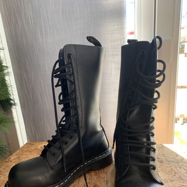 Bottes avec coque Dr.Martens