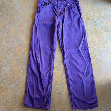 Jeans violets THE RAGGED PRIEST