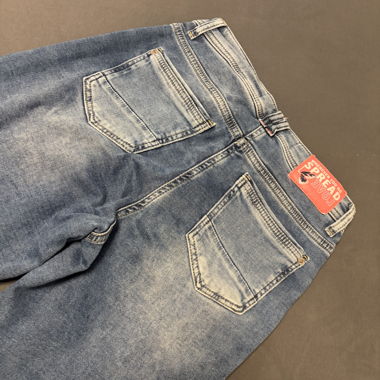 Jeans con coulisse rossa