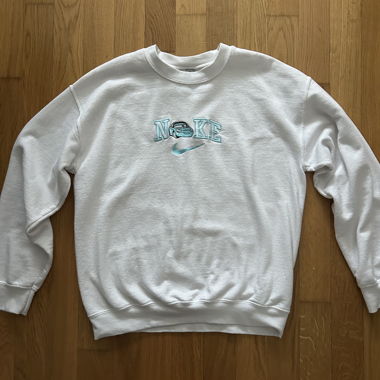 Nike sweatshirt
